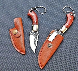 Couteau de chasse artisanal en acier inoxydable avec porte-clés, manche en bois, chaîne à billes métallique, étui en cuir, lame à pointe tombante - Compact pour l'extérieur - Product Image 3