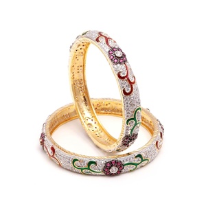 Brazalete Tradicional Indio de Latón con Circonita y Diamantes Americanos, Bañado en Oro de 22K, Joyería Festiva - Product Image 1