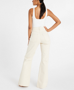 Jean Boyfriend Ample et Respirant pour Femme Grande Taille, Taille Haute, Jambe Large, Écologique et Confortable - Product Image 3