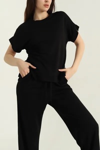 Ensemble de survêtement élégant pour femmes, de la même couleur, 100% polyester, survêtements à séchage rapide pour femmes, vêtements d'entraînement sportif - Product Image 5