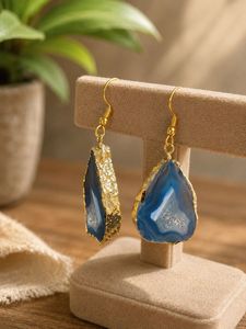 Boucles d'oreilles pendantes modernes en agate naturelle de qualité supérieure pour femmes, design vintage, forme fantaisie, géode bleue claire, druzy - Product Image 1