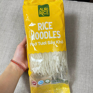 บะหมี่ข้าวแห้ง OEM/ODM ขายส่ง คุณภาพพรีเมียม เกรดสูง แบบสำเร็จรูป 200 กรัม/400 กรัม/500 กรัม ข้าว 85% น้ำสะอาด 15% เวียดนาม อายุการเก็บรักษา 12 เดือน - Product Image 1