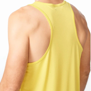 เสื้อกล้ามผู้ชายสีเหลืองล้วนทรงเข้ารูป ผ้าฝ้าย 100% คอกลม แห้งเร็ว เป็นมิตรกับสิ่งแวดล้อม เหมาะสำหรับออกกำลังกาย ฟิตเนส กำลังเป็นที่นิยมอย่างมาก - Product Image 4