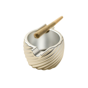 Cendrier à cigares en métal et bois au design attrayant, taille personnalisée, forme ronde, à prix abordable. - Product Image 6