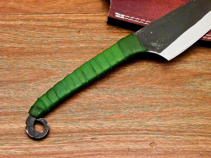 Couteau de chef professionnel en acier carbone forgé à la main, manche enveloppé de cuir vert avec étui, vente en gros, B2B, fabricant OEM - Product Image 3