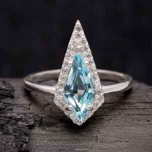 Anillo de Topacio Azul Cielo Natural Estilo Art Deco, Plata de Ley 925, Hecho a Mano, Delicado, con Gema Certificada IGI, Joyería para Mujer - Product Image 1