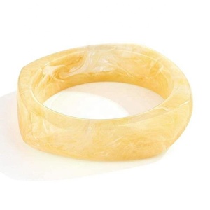 Bracelet en résine époxy fait main avec motif floral rond, couleur personnalisée, collection artisanale - Product Image 5