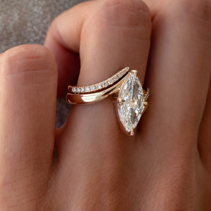 Bague de fiançailles unique 1,5 carat en diamant de laboratoire, or massif 14 carats, style Bypass Marquise Rapture avec bande pavée ondulée, ensemble de bagues de mariée - Product Image 6