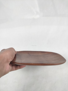 Assiettes à dîner en noyer noir, plateaux à pain, plateaux à petit-déjeuner, plateaux à collation en bois, vaisselle et assiettes artisanales d'Inde à vendre - Product Image 4