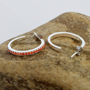 Pendientes de Aro de Plata de Ley 925 con Micro Pavé de Cornalina Genuina, Última Colección, Chapados en Rodio, Venta al por Mayor - Product Image 2