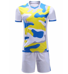 Uniforme de football professionnel de haute qualité, maillot bleu et blanc avec logo imprimé numériquement, tissu de haute qualité pour vêtements de football - Product Image 1