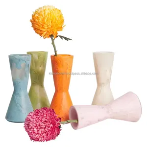 Vase en résine Elessi Pistache, design moderne et traditionnel, écologique, sans plomb, fait main, qualité supérieure, décoratif, fumé - Product Image 1
