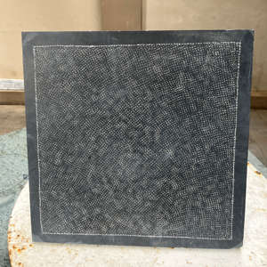 หินปูนธรรมชาติเวียดนามเกรดพรีเมียม รูปทรงสี่เหลี่ยมผืนผ้า ผิวแบบ Bush-Hammered พร้อมขอบขัดเงา ดีไซน์ภายนอกวิลล่าหรูทันสมัย - Product Image 1