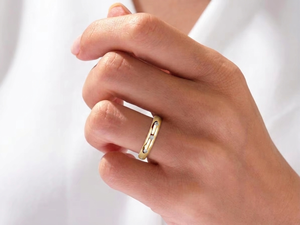 Bague de mariage unisexe en or jaune 14 carats classique avec diamant de laboratoire taille brillant rond 1 carat, clarté VS1, couleur F - Product Image 4