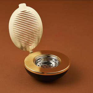 Brûleur d'encens Bakhoor de luxe doré avec couvercle articulé, Mabkhara, brûleur d'arômes Oud, brûleur de parfum d'ambiance en métal, support décoratif - Product Image 1