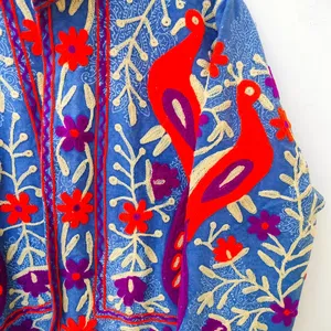 Veste bomber en velours floral réversible Suzani Textile |   Manteau brodé fait main pour l'automne/le printemps/le été/l'hiver - Vente en gros - Product Image 2