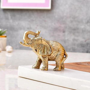 รูปปั้นช้างอะลูมิเนียมสีทองสไตล์โมเดิร์น งานแฮนด์เมด พร้อมลำตัวยกขึ้น ตกแต่งโต๊ะทำงาน บ้าน และสำนักงาน เสริมสิริมงคลตามหลักฮวงจุ้ย - Product Image 5