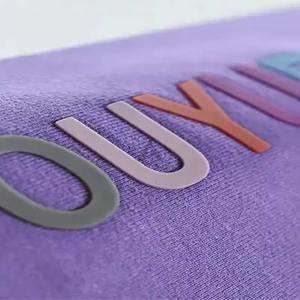 Logotipo de Transferencia Térmica en Rollo de Silicona 3D de Primera Calidad, Cortado con Láser, para Ropa Deportiva y de Moda - Product Image 5