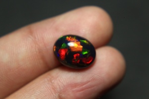 Ópalo Negro de Calidad Súper Fina, Cabujón de 13.5*10.5*5.5mm, Ópalo Etíope Natural de 4 Quilates, Gema Suelta con Corte Ovalado para Joyería - Product Image 2