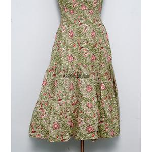 Robe d'été en coton imprimée à la main, robe à fleurs, imprimé floral fait main, robe longue maxi pour femme, idéale pour les fêtes - Product Image 2