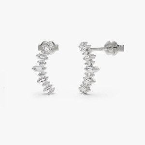 Pendientes de Oro Amarillo con Diamantes Cultivados en Laboratorio en Forma de Baguette - Product Image 2