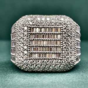 Anillo Hip Hop de Plata 925 con Moissanita y Diamantes, Corte Baguette, Engaste de Canal, para Hombre, Moda Urbana - Product Image 1