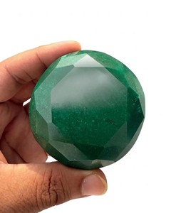 Esmeralda verde calentada, tallada redonda, de gran tamaño, verde intenso, pulida, facetada, tipo cabujón, para la fabricación de joyas y decoración. - Product Image 1