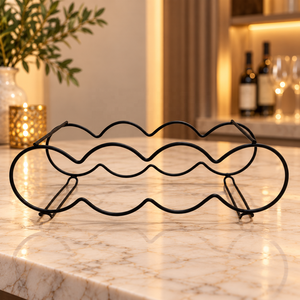Estante para Botellas de Vino Contour Wave con Capacidad para 4 Botellas, Marco de Metal Negro, Soporte Horizontal para Barra de Comedor, Restaurante o Encimera - Product Image 1