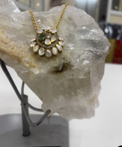 Conjunto de Collar y Aretes de Plata con Baño de Oro Amaira Jewels, Diseño de Pavo Real, con Cristales y Pedrería, Estilo Vintage, Joyería para Mujer, Ideal para Bodas y Fiestas - Product Image 1