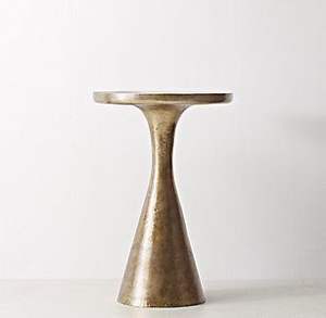 Luxury Metal <b>Side</b> <b>Table</b> With <b>Gold</b> Finish And Elegant Form For Sophisticated Home Styling - Product Image 2