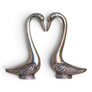 Paire d'oiseaux Sarus en métal, pièce de décoration artisanale |   Figurines décoratives de grues |   Décoration élégante pour la table et la maison - Product Image 1