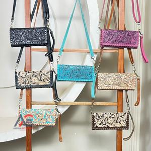 Cartera cruzada de cuero genuino de vaca de alta calidad con diseño floral hecho a mano, estilo occidental, mini bolso bohemio para mujer. - Product Image 1