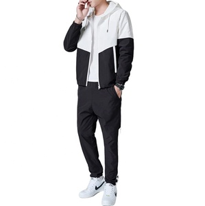 เสื้อฮู้ดครอปขายส่งสำหรับผู้ชาย พิมพ์ลายพัฟฟ์ 400 500 600 GSM ชุดวอร์ม โลโก้ยางแบบกำหนดเอง ชุดวิ่งและจ็อกกิ้ง ชุดวอร์มแบบยูนิเซ็กซ์ - Product Image 1