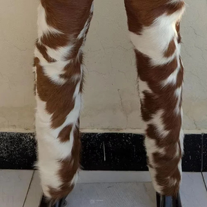 Pantalon en cuir de vache véritable pour homme et femme, style western, en cuir de vachette à poils, marron et blanc taché, coupe ajustée - Product Image 3