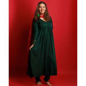 Ensemble de costume en mousseline de rayonne vert XS pour femme Goldie - Product Image 3