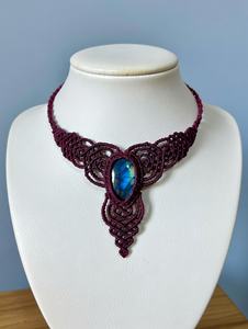 Collar de Macramé con Bisel de Aleación de Metales Preciosos |   Gargantilla Minimalista de Piedras para Mujer, Ideal para Fiestas |   HARI OM - Product Image 4