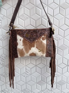 Bolso de Mano de Cuero con Flecos y Grabado a Mano, Diseño 2026, Elegante, de Cuero Vacuno, Color Marrón, Multiusos para Mujer - Product Image 3