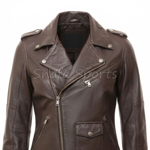 Veste en cuir pour femme moderne, vêtement d'extérieur élégant et de qualité supérieure, conçu pour la mode hivernale élégante et un usage quotidien confortable. - Product Image 3