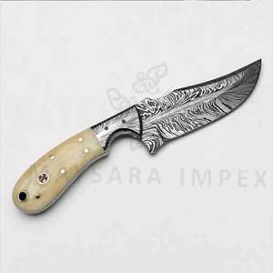Cuchillo de Caza Skinner de Acero Damasco con Patrón de Plumas, en Oferta - Product Image 4