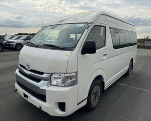 Toyota Hiace GL 2024 d'occasion, toit haut, 2.5L Turbo Diesel MT, 15 places - Product Image 1