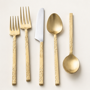 Juego de cubiertos de lujo al por mayor de acero inoxidable dorado con mango martillado para banquetes de boda y restaurantes de alta gastronomía - Product Image 1