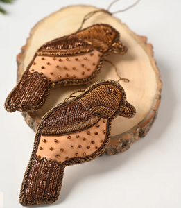 Adornos Navideños de Alta Calidad, Hechos a Mano, Bordados con Cuentas, de Terciopelo y Satén, Personalizables, Calcetines de Santa Claus con Pájaro Gorrión - Product Image 1