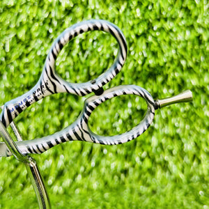 Ciseaux de barbier professionnels en acier inoxydable imprimé, à lames tranchantes, pour la coupe de cheveux en salon, pour un coiffage de précision, durables - Product Image 6