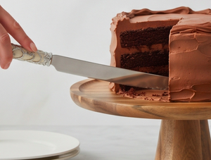 Couteau à gâteau élégant en argent avec manche floral, outil de découpe de gâteau durable, idéal pour une utilisation quotidienne, la pâtisserie et les repas à la maison - Product Image 4