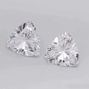 Paire de diamants taille trillion certifiés IGI 1,01 carat, pierres assorties cultivées en laboratoire, diamants non montés pour boucles d'oreilles, polis à la main en Inde - Product Image 2