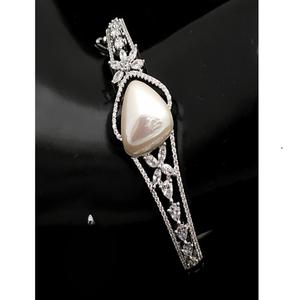 สร้อยข้อมือเงินชุบคุณภาพพรีเมียมสวยงาม ประดับเพชรซิร์คอน ดีไซน์เปิดได้ทันสมัย สำหรับผู้หญิงและเด็กผู้หญิง เหมาะสำหรับใส่ไปงานปาร์ตี้ - Product Image 2