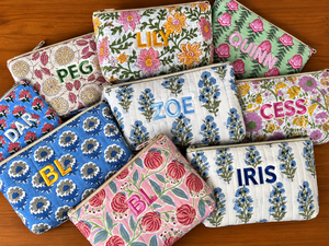 Funda Personalizada para Portátil, Acolchada, de Algodón Ligero, Ecológica, con Cierre de Cremallera, Hecha a Mano, con Estampado Floral y Bordado Personalizado - Product Image 2
