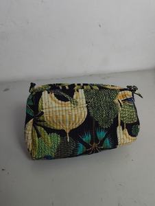 Pochettes matelassées géométriques Kantha en coton recyclé avec fermeture éclair, trousse de maquillage bohème, étui cosmétique, organisateur de voyage, fournisseur en gros - Product Image 2