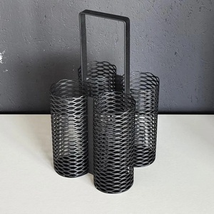 Elegante Botellero Metálico para Cuatro Botellas con Soportes de Alambre Tejido y Asa de Transporte para Almacenamiento en Barra o Encimera - Product Image 3