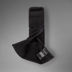 Serviette de sport personnalisée noire en tissu, avec anse courte, extensible dans quatre directions, douce et absorbante, pour équipes de football américain - Product Image 6